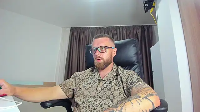 Findom_guy Chat XXX in diretta