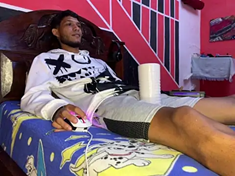 tanned_boy 网络视讯表演