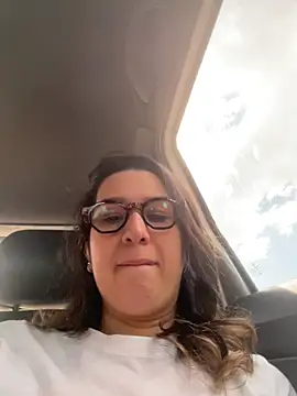 צ'אט XXX בשידור חי של amooraaamoon