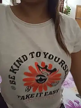 Chat +18 de Tanha18 ao vivo