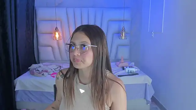 Chatroom XXX en direct de AngelaaCute_