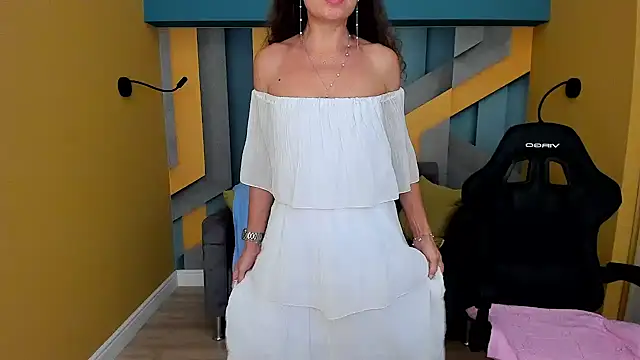 EllaLong's Live XXX Chat