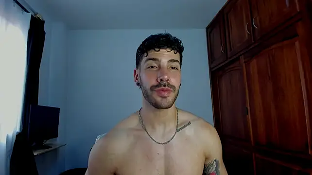 Show de Guyinthemountain na webcam