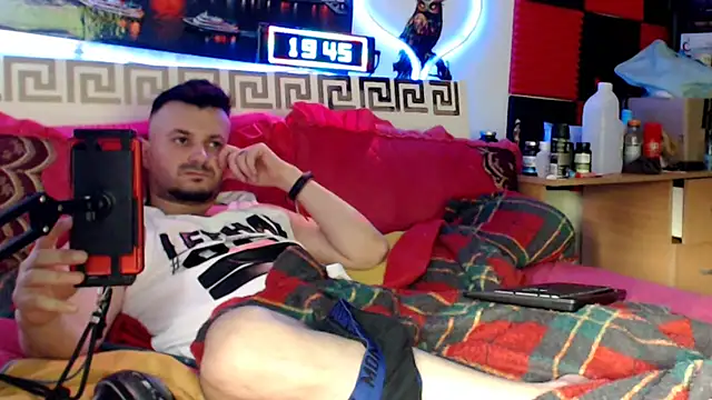 Chat XXX Live Hugec0ck007