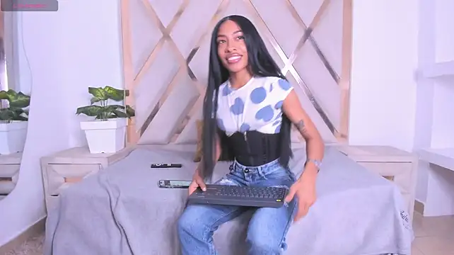 angelkyraasm's Live XXX Chat