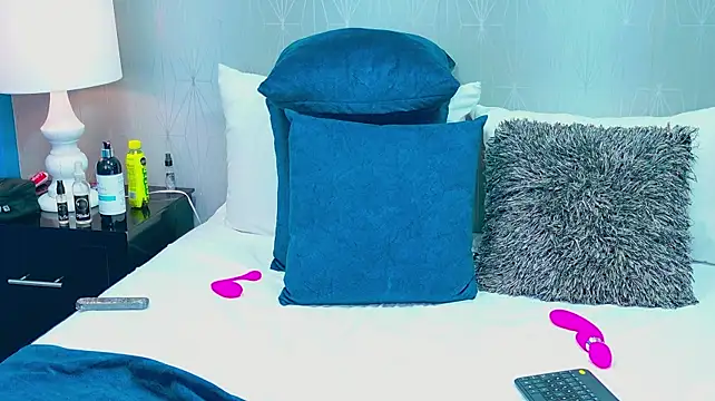 دردشة VioletSweetts الجنسية المباشرة