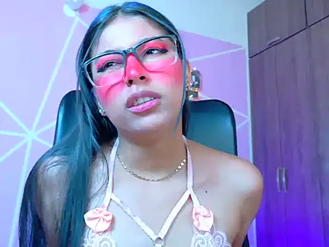 _ALLYSON18_'s Live XXX Chat