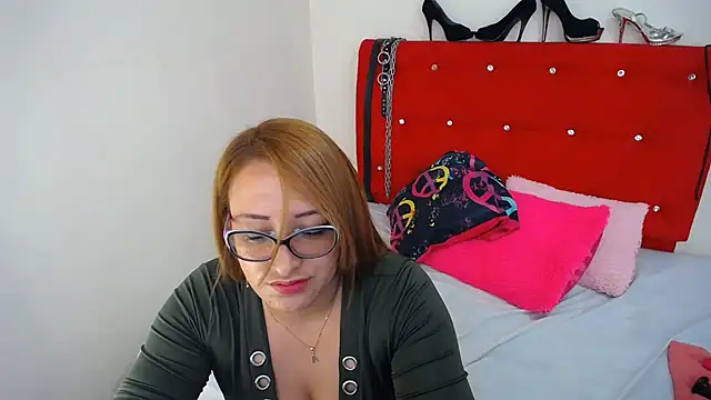 yummyass25's Live XXX Chat