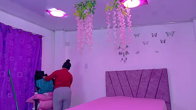 NahomyEvans Show in webcam
