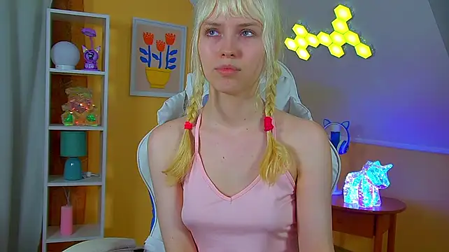 HannahHollis' Live XXX Chat