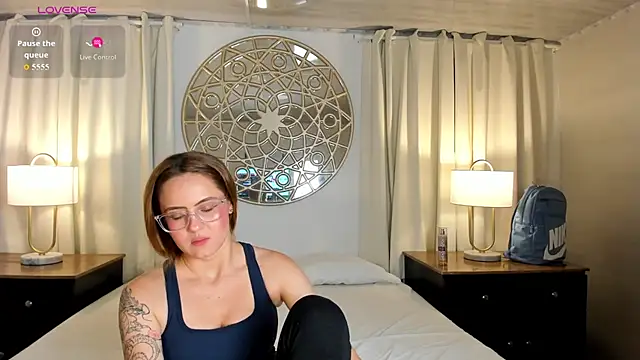 Chat +18 de Ada_Turner ao vivo