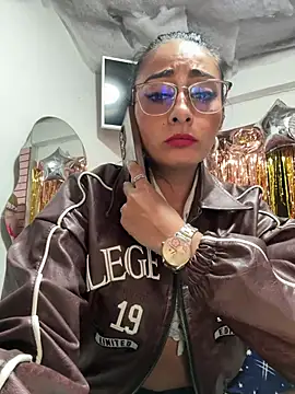 IsabellaMariet Adlı Modelin Canlı XXX Sohbeti