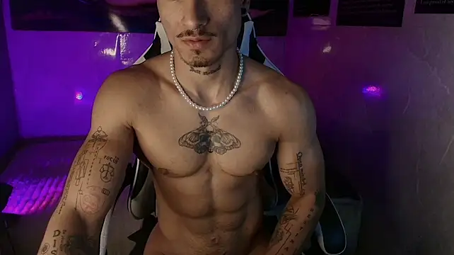 Thomas_Fit1 লাইভ XXX চ্যাট