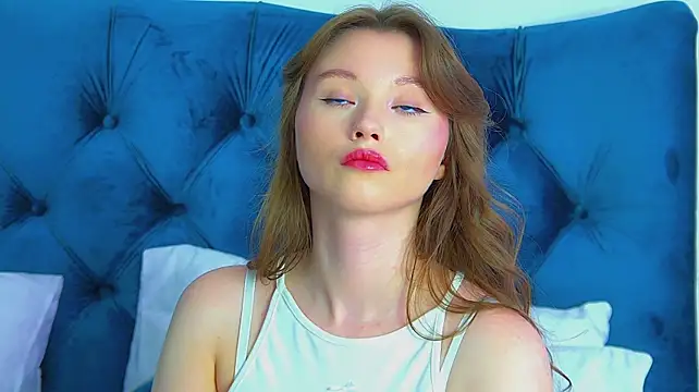 KeiraAsti XXX чат на живо