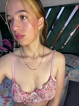 aly_16のライブXXXチャット