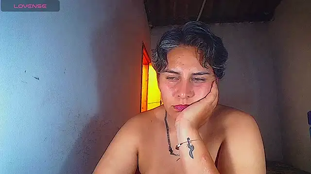 Yessi_rousse élő XXX-chatje