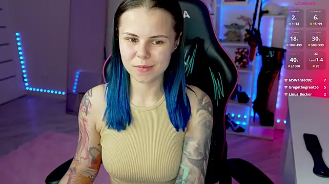 QueenAliceX: онлайн-секс-чат