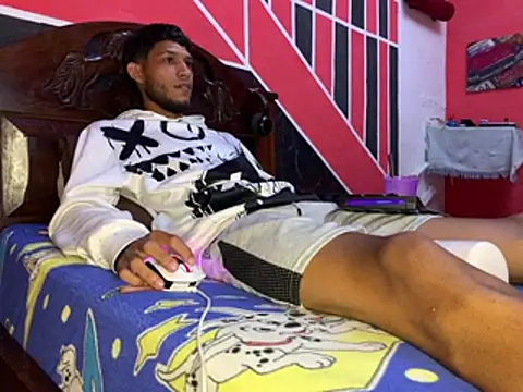 tanned_boy – Kamerová šou