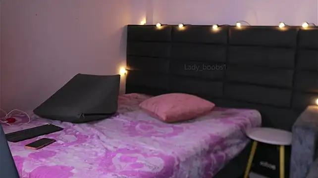 kathieandpovcock1 Live XXX-chat