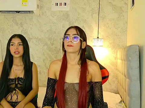 emy_0's Live XXX Chat