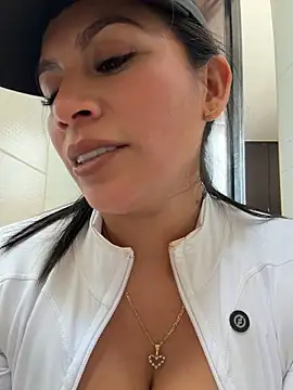 Sofia_Convers Adlı Modelin Canlı XXX Sohbeti
