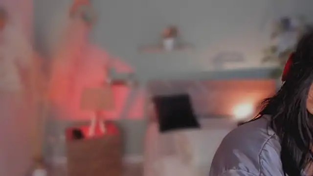 צ'אט XXX בשידור חי של YariRose