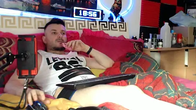 Hugec0ck007 Webcam show