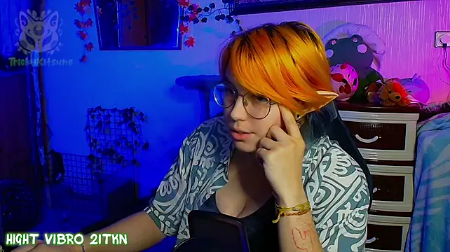 TrickyKitsune Live XXX-chat