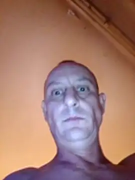MythicalHonesty40n Webbikameraesitys