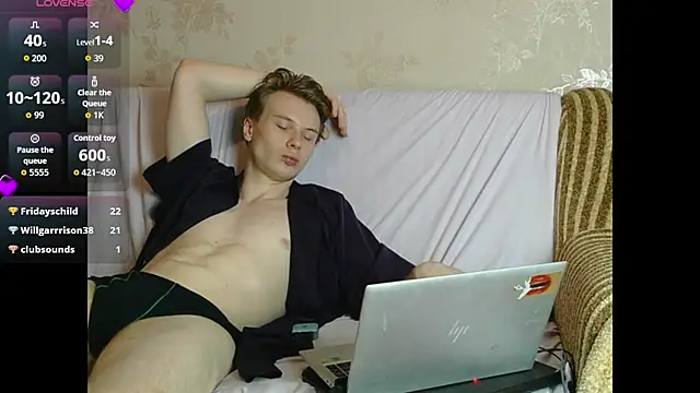 XXX chat uživo modela JohnDou22
