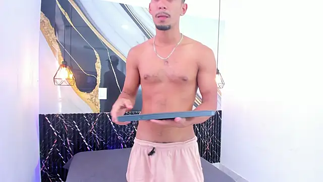 DrakeFoxx 现场XXX聊天