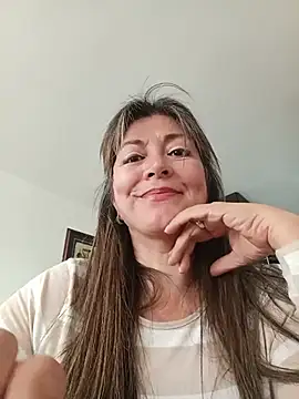 emma_tour's Webcam Show