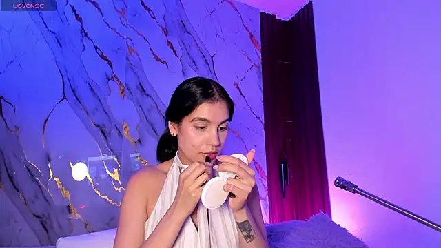 Emmiicute Adlı Modelin Canlı XXX Sohbeti