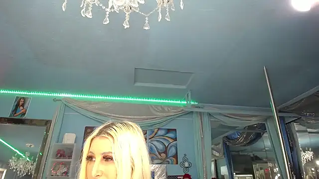 ADRIANNA_FOX live XXX chat