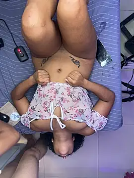 Chat +18 de PittAndLunaa ao vivo