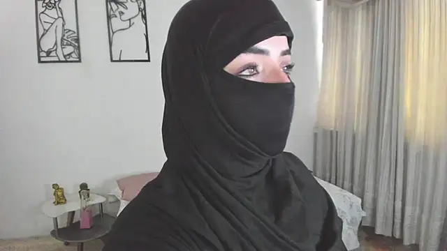 Chat +18 de Uzra_hayed ao vivo