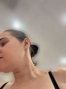 Pokazy przed kamerką – lolabunny9