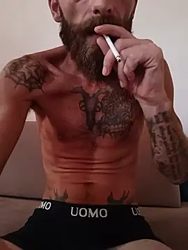 Big_Dick_Albanian_Goat Webcam Show