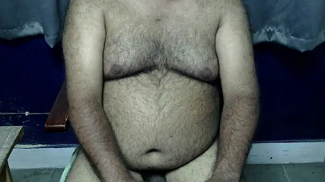 hairysubcub_70 Show Webcam