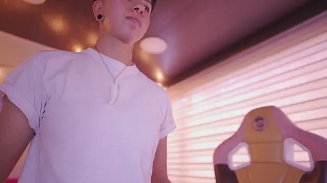 tommy_blueのライブXXXチャット