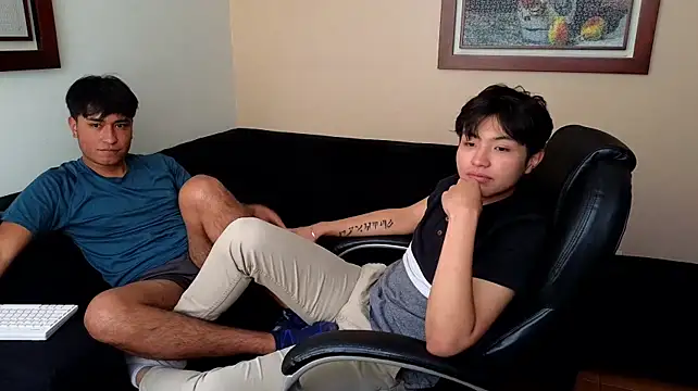 Show modela bratbuddies na web-kameri