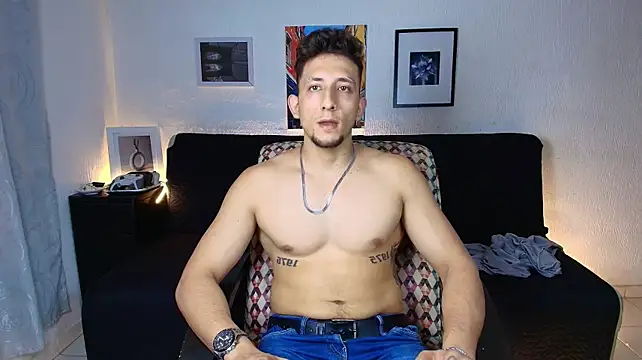 Chat XXX ao vivo de SR_EMILIOCUM