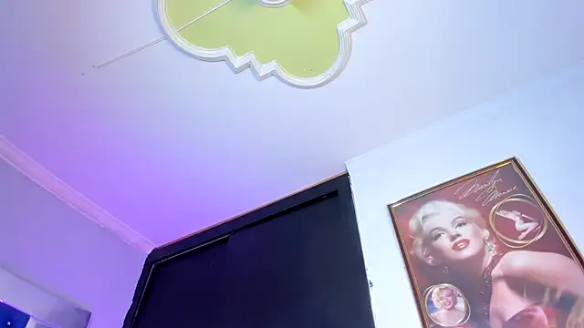 XXX chat uživo modela Ciara_HotTs
