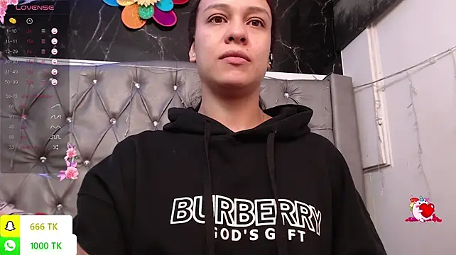 XXX chat uživo modela LAILAGUMMY
