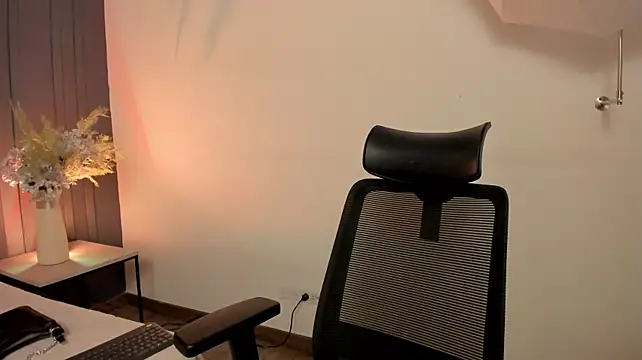 Abriil_cuteen Live XXX chat