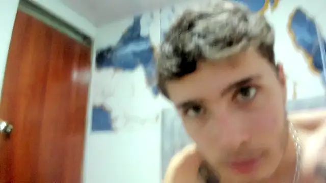 Julian-wolf18 Webcamshow