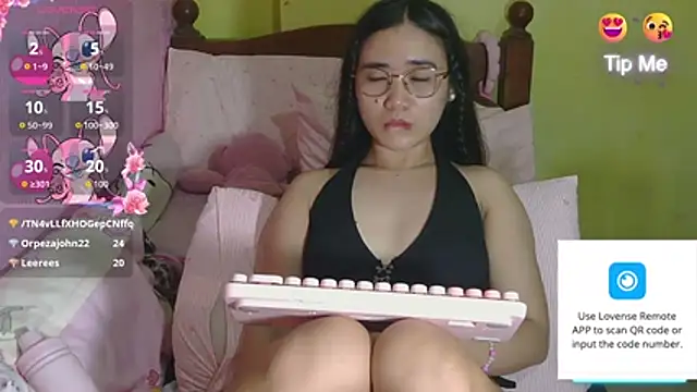 Show Webcam de HornyAsian4uxx