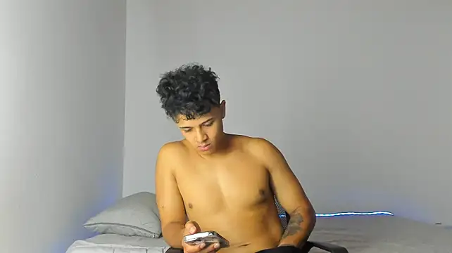 _Alex_Colton Adlı Modelin Canlı XXX Sohbeti