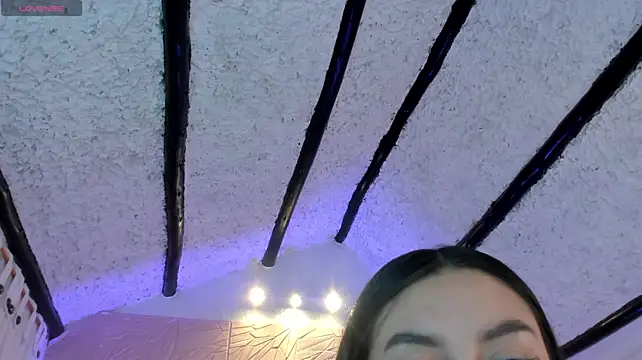 miss_isabella_m: онлайн-секс-чат