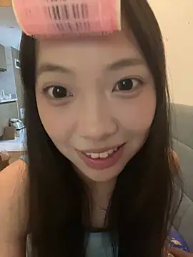 YY-1-1-1's Live XXX Chat